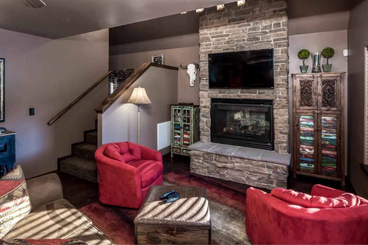 Fifth Dimension, 2 Bedrooms, Wifi, Hot Tub, Game Table, Grill, Sleeps 4 Ruidoso Bagian luar foto