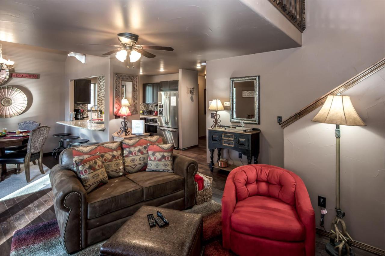 Fifth Dimension, 2 Bedrooms, Wifi, Hot Tub, Game Table, Grill, Sleeps 4 Ruidoso Bagian luar foto